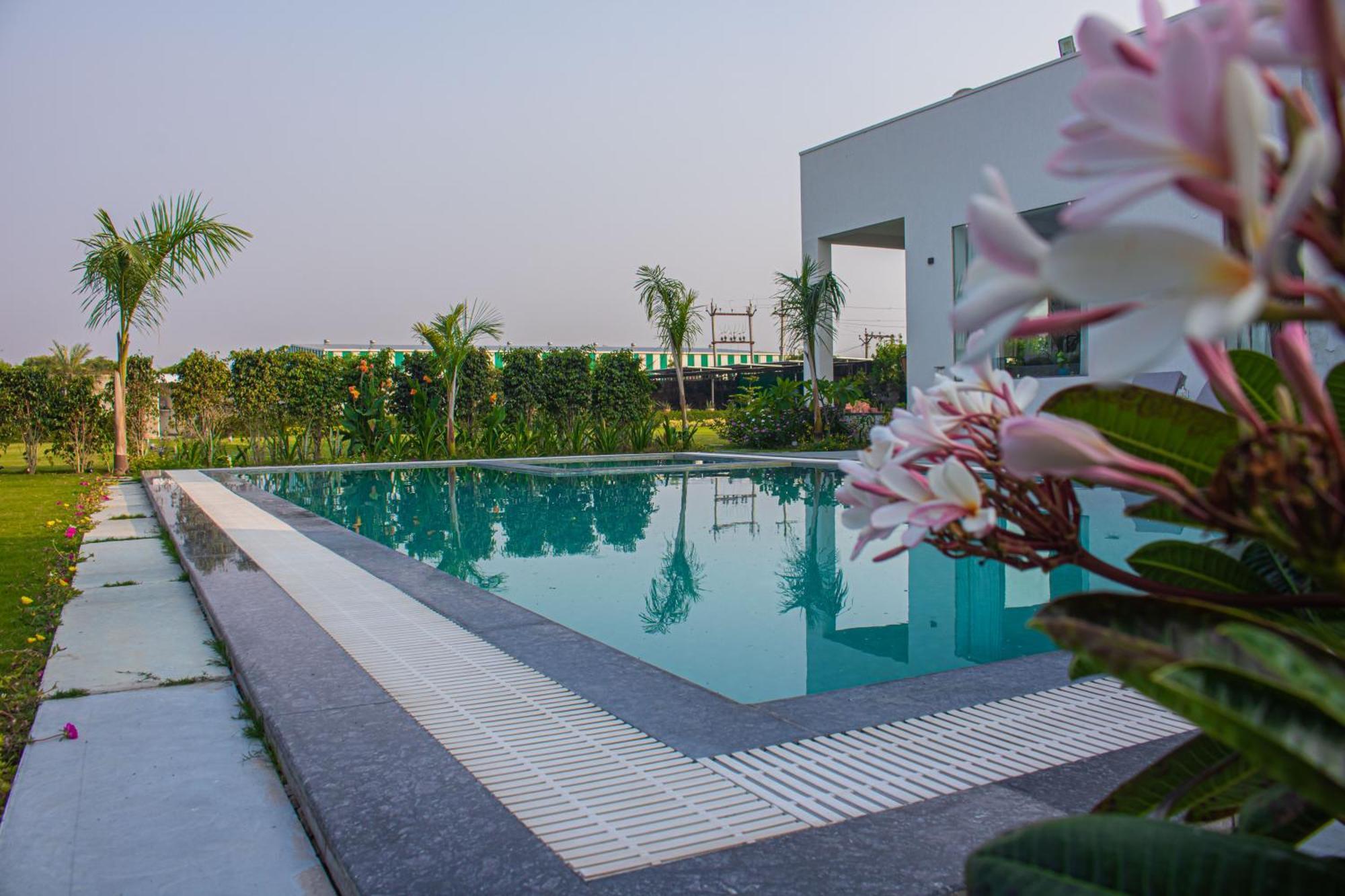 The Peace- A Luxury 2Bhk Private Pool Farm Villa Dzsaipur Kültér fotó